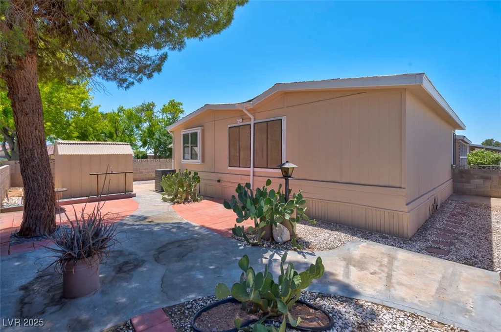 3542 Isle Royale, Las Vegas, NV 89122
