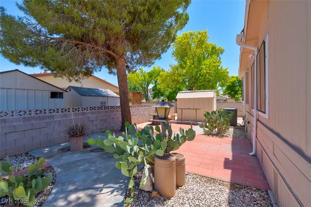 3542 Isle Royale, Las Vegas, NV 89122