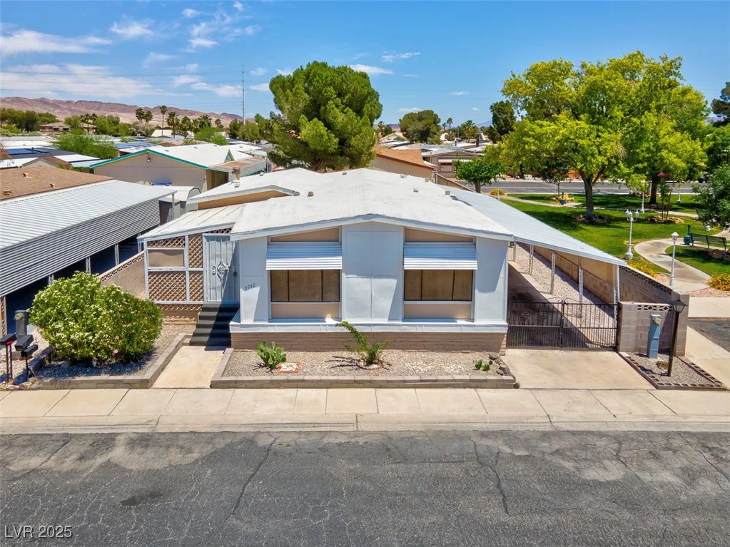 3542 Isle Royale, Las Vegas, NV 89122