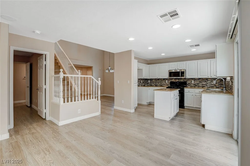 8307 Fort Hallock, Las Vegas, NV 89131