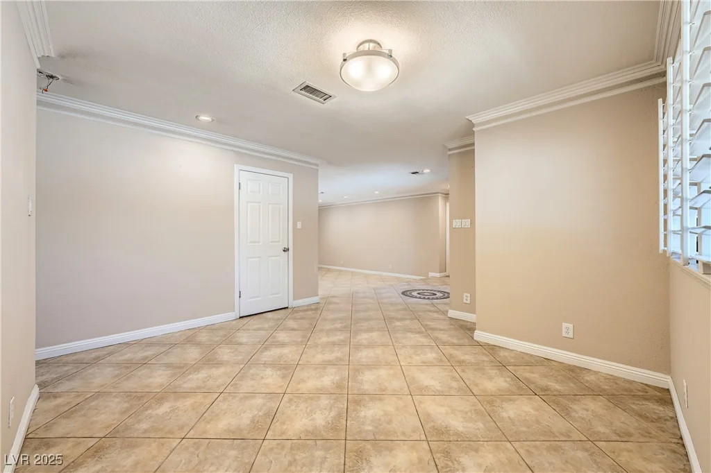 6315 Eldora, Las Vegas, NV 89146