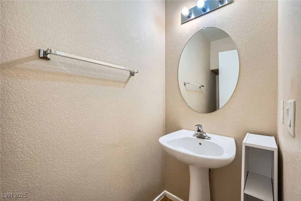 10456 Prairie Schooner, Las Vegas, NV 89129