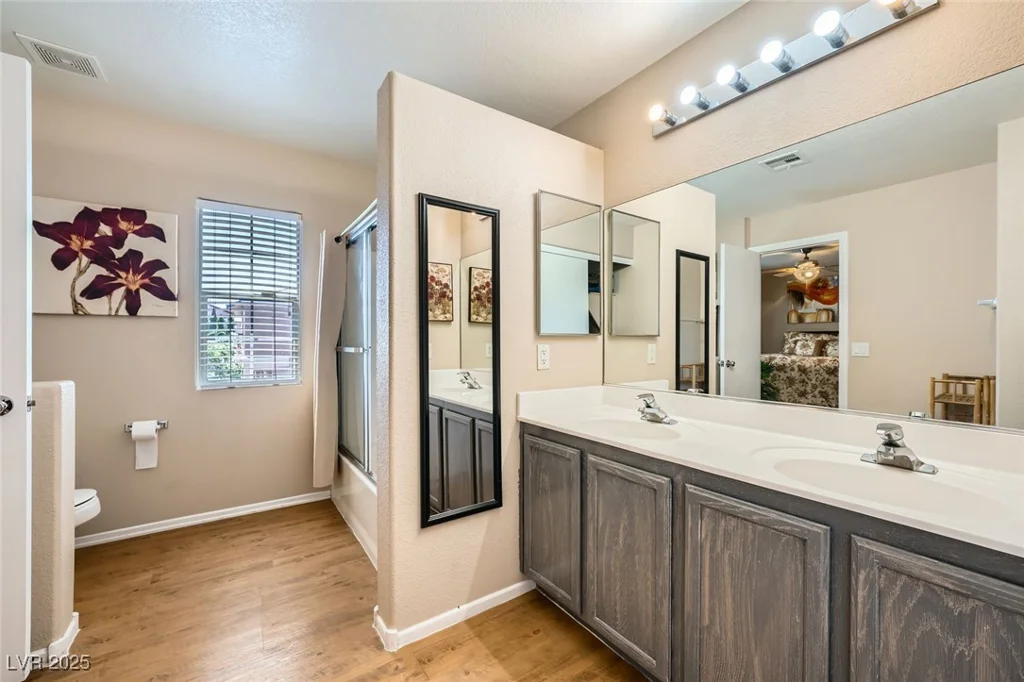 10456 Prairie Schooner, Las Vegas, NV 89129