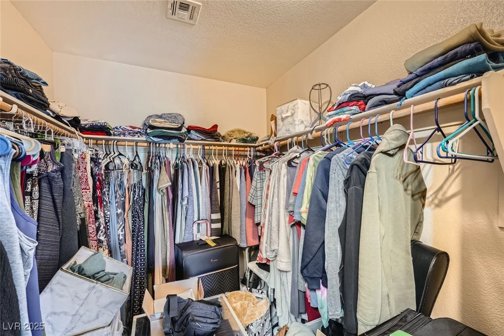 10456 Prairie Schooner, Las Vegas, NV 89129