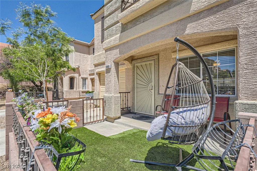 10456 Prairie Schooner, Las Vegas, NV 89129