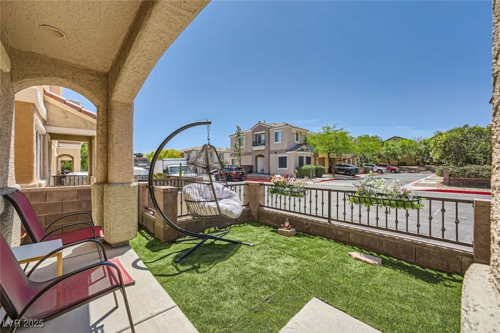 10456 Prairie Schooner, Las Vegas, NV 89129