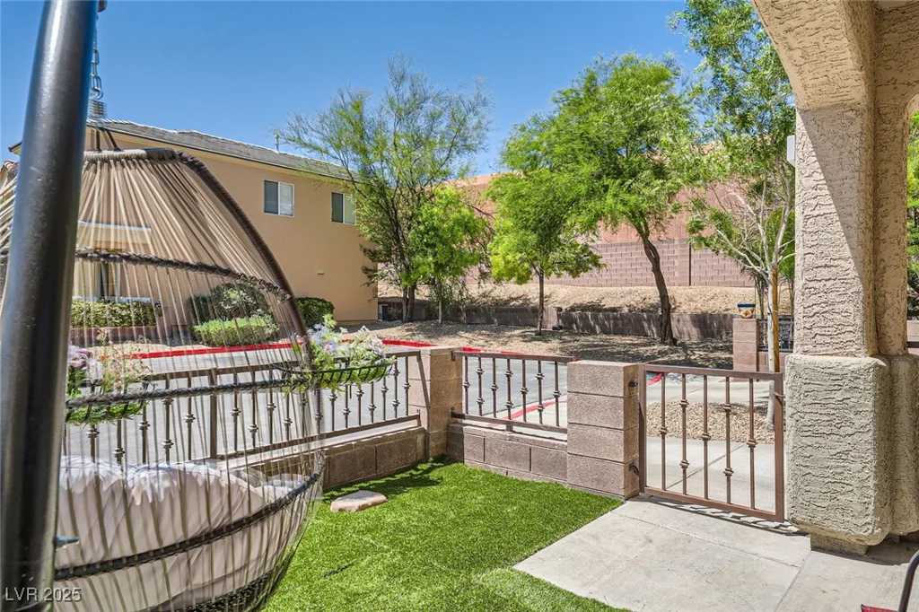 10456 Prairie Schooner, Las Vegas, NV 89129