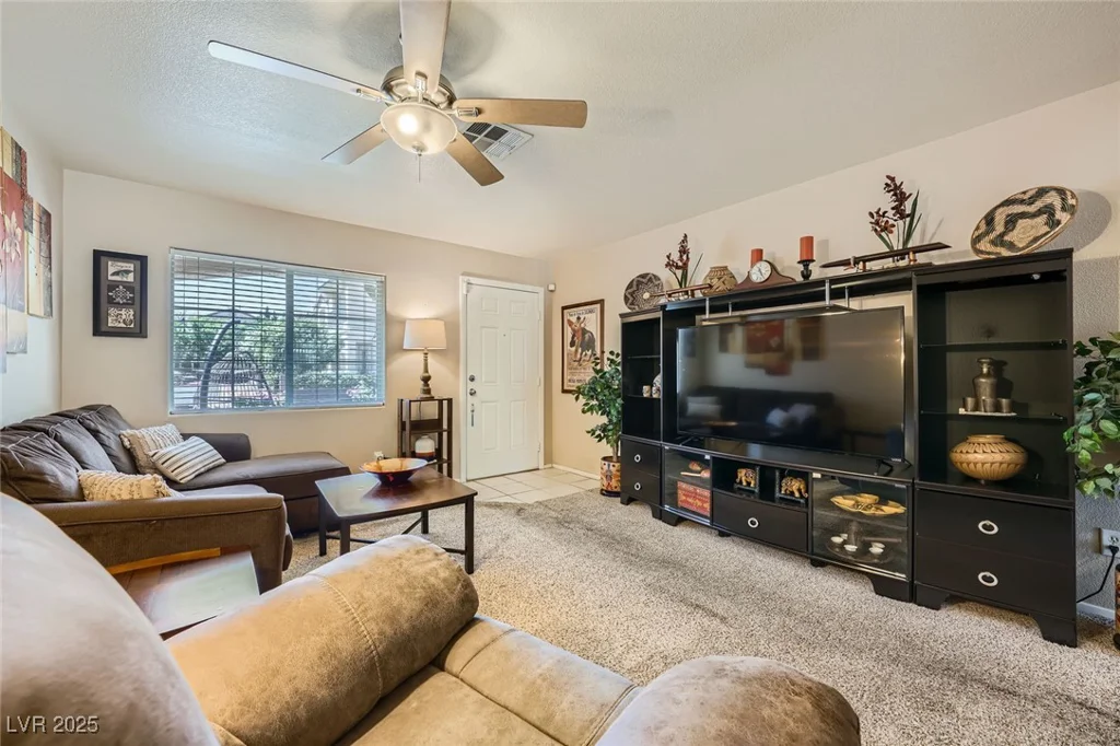 10456 Prairie Schooner, Las Vegas, NV 89129