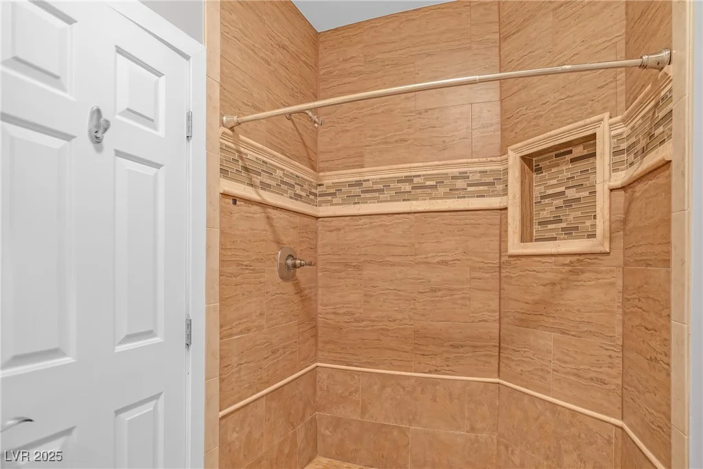 4562 Sparwood, Las Vegas, NV 89147