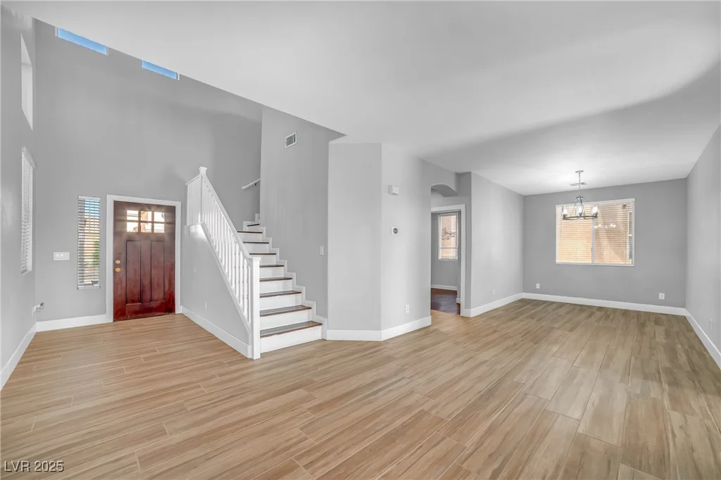 4562 Sparwood, Las Vegas, NV 89147