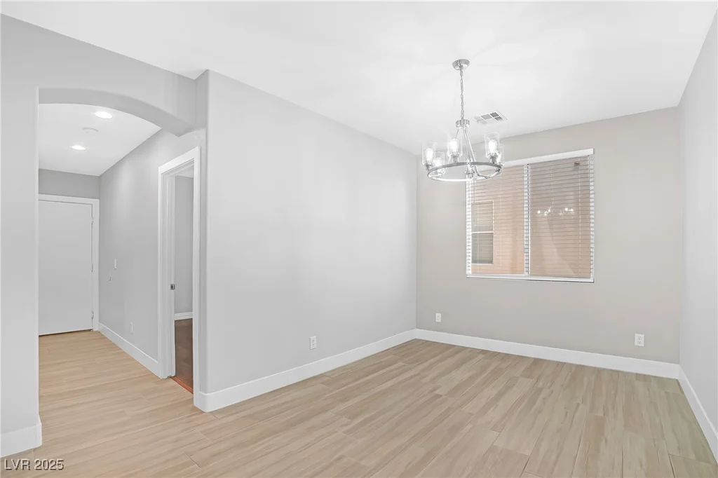 4562 Sparwood, Las Vegas, NV 89147