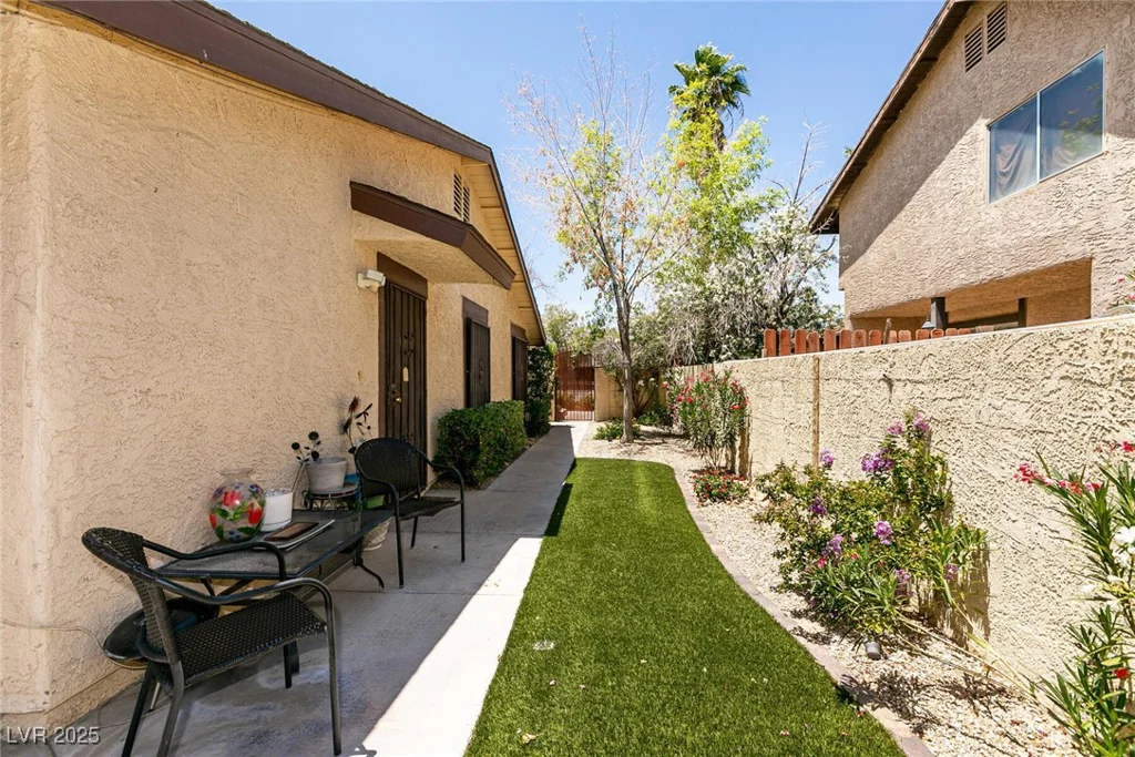 3890 Lancome, Las Vegas, NV 89115
