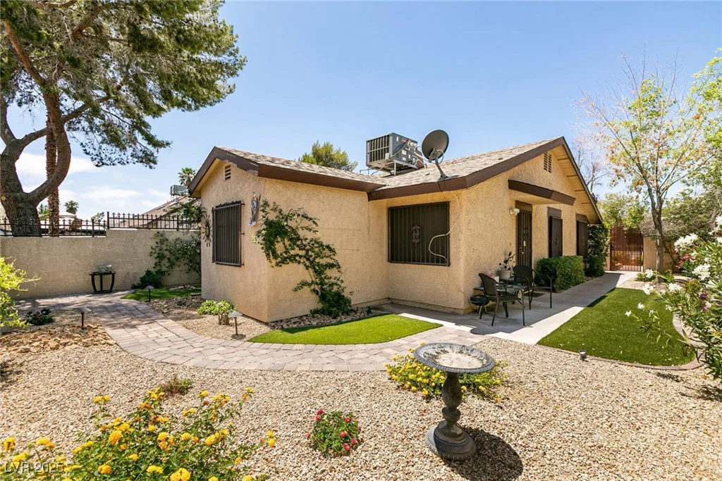 3890 Lancome, Las Vegas, NV 89115