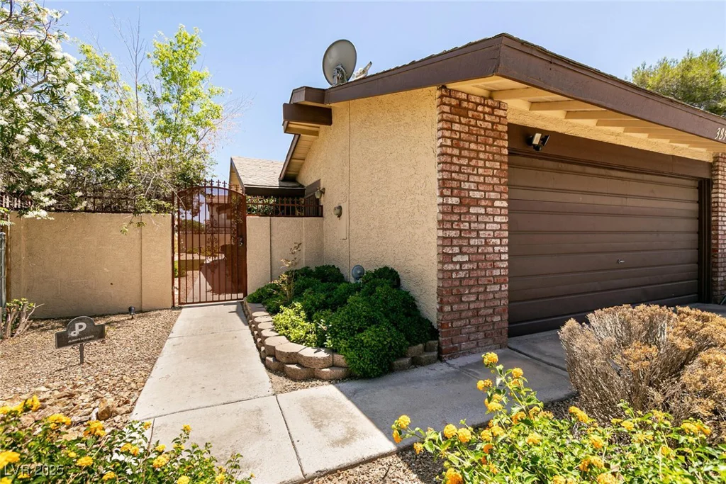 3890 Lancome, Las Vegas, NV 89115