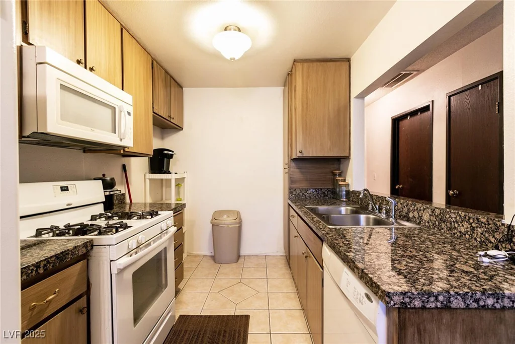 3890 Lancome, Las Vegas, NV 89115