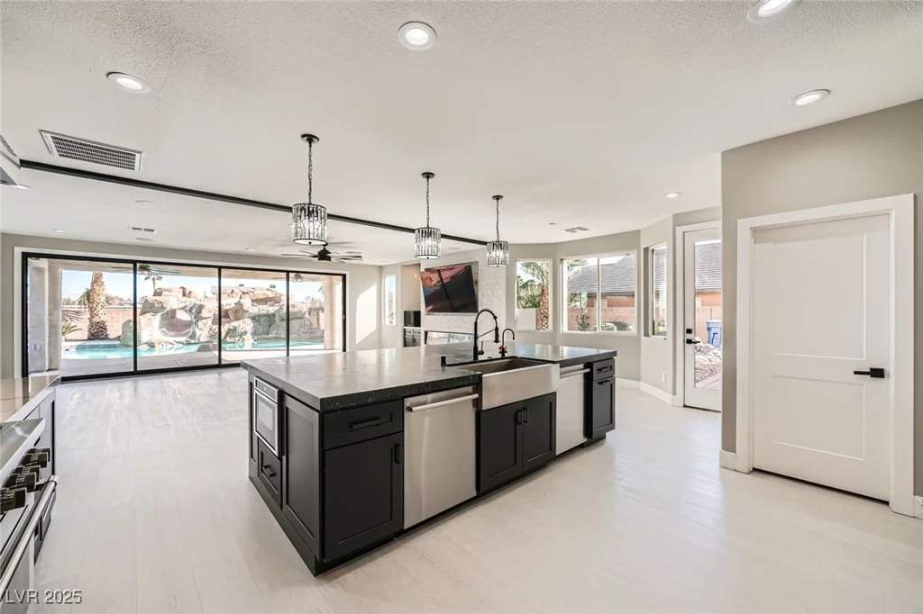 3892 Pasilla, Las Vegas, NV 89118