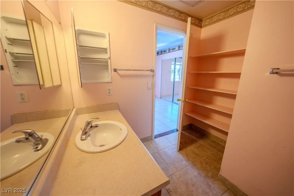 2906 Cedar, Las Vegas, NV 89101