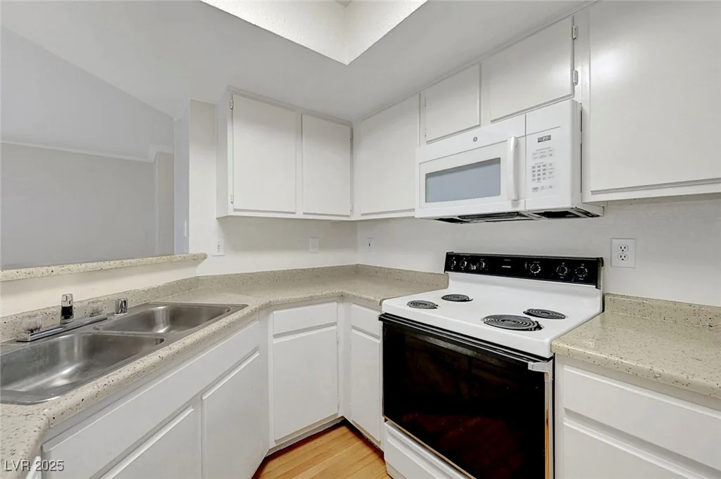 8600 Charleston, Las Vegas, NV 89117