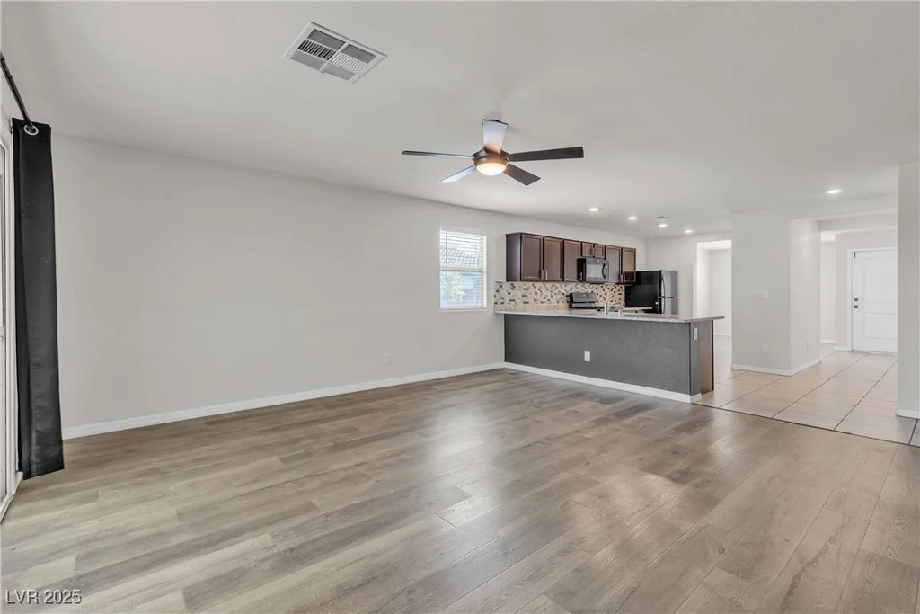 4544 Velvet Oak, Las Vegas, NV 89115