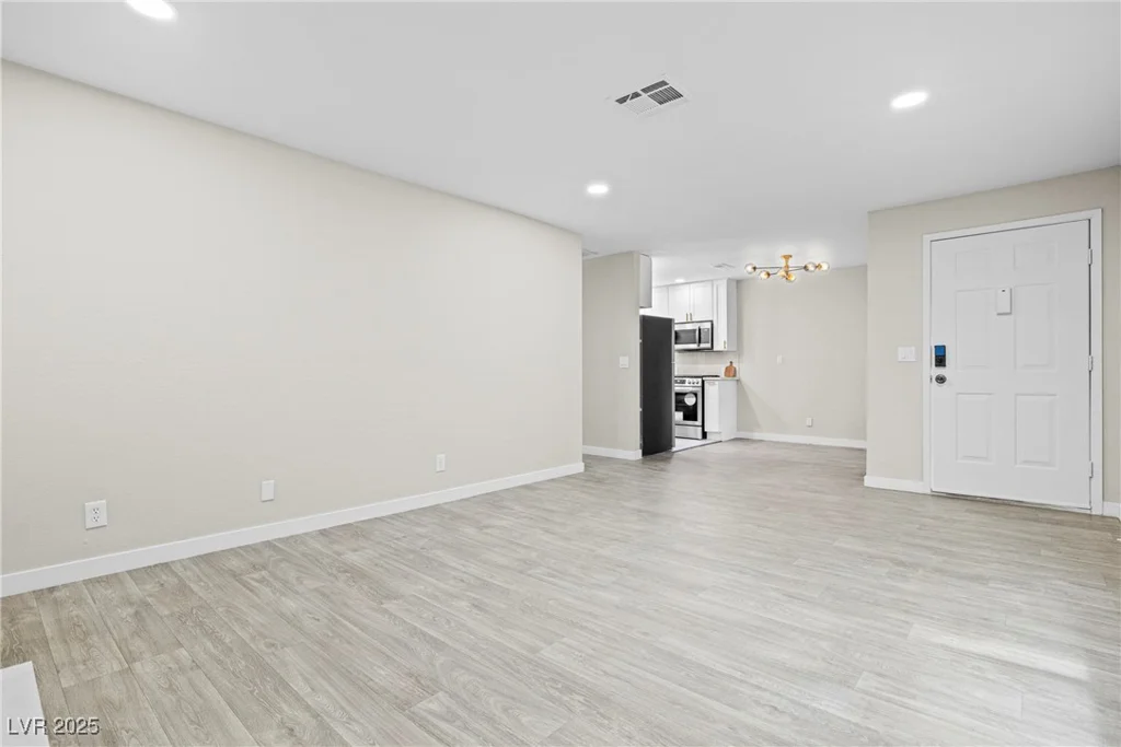 5191 Caliente, Las Vegas, NV 89119