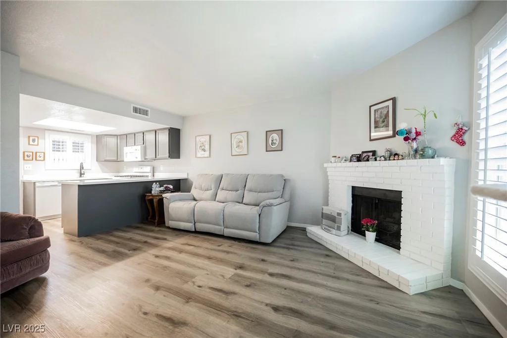 595 Sellers, Henderson, NV 89011