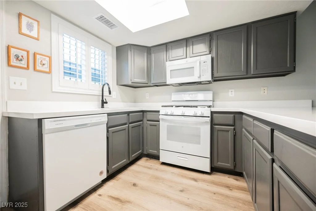 595 Sellers, Henderson, NV 89011