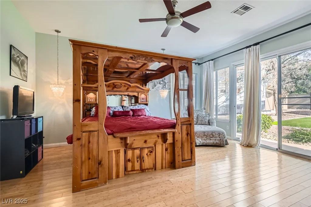 313 Glenridding, Las Vegas, NV 89183
