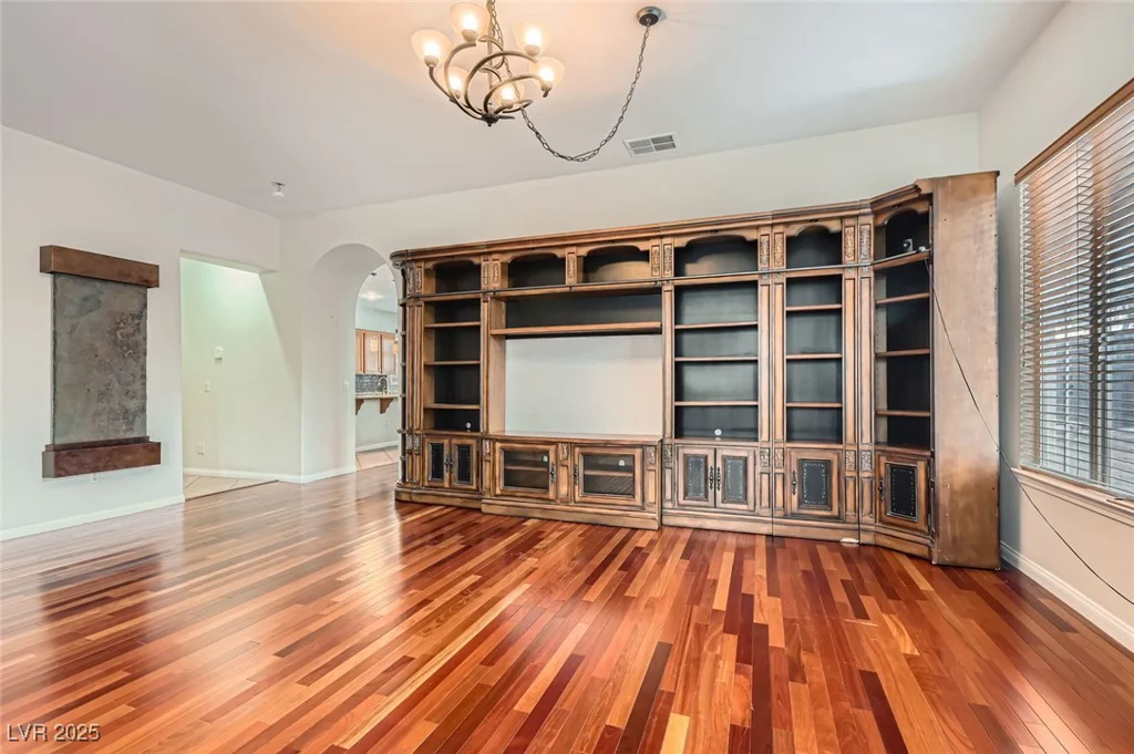 313 Glenridding, Las Vegas, NV 89183