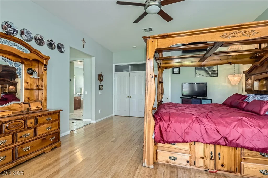 313 Glenridding, Las Vegas, NV 89183