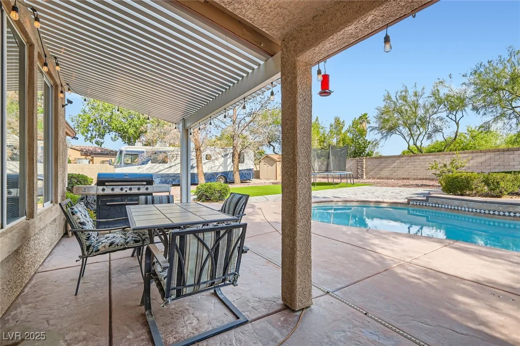 313 Glenridding, Las Vegas, NV 89183