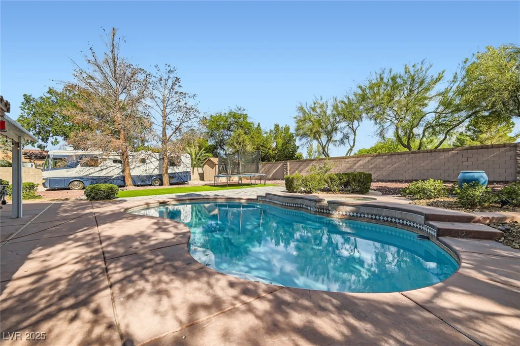 313 Glenridding, Las Vegas, NV 89183