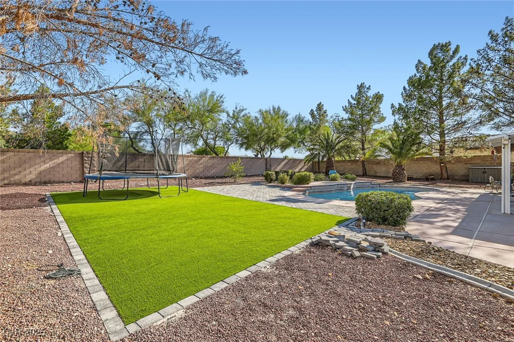 313 Glenridding, Las Vegas, NV 89183