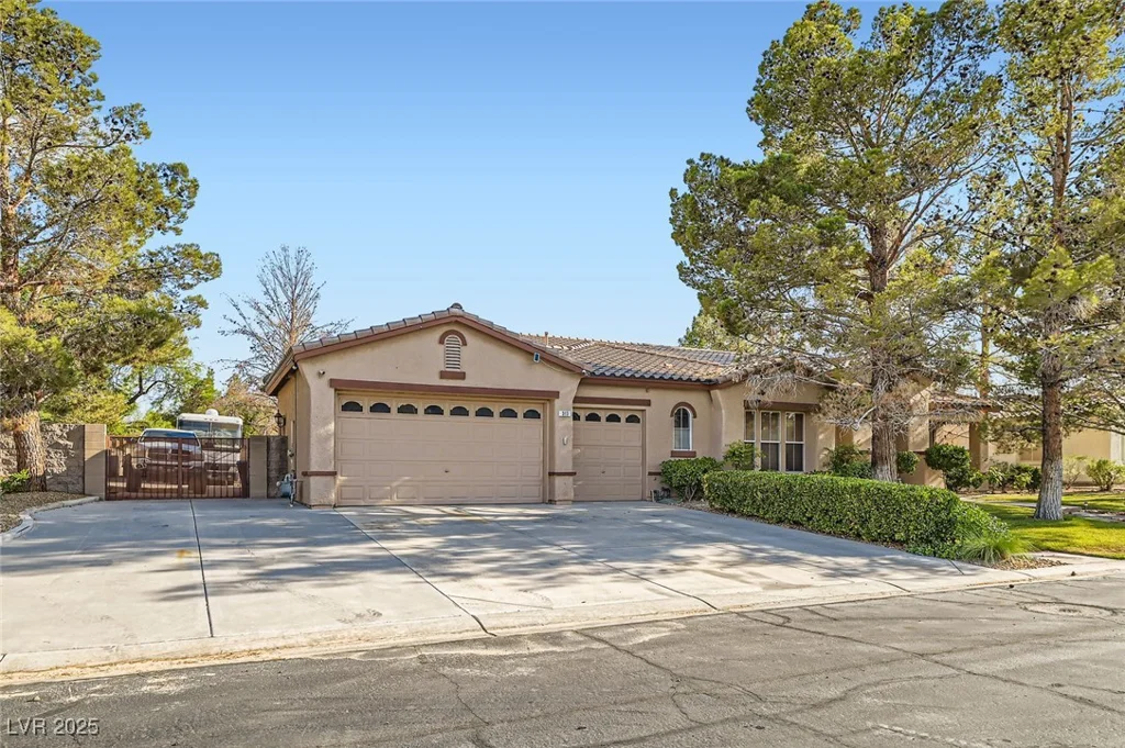 313 Glenridding, Las Vegas, NV 89183
