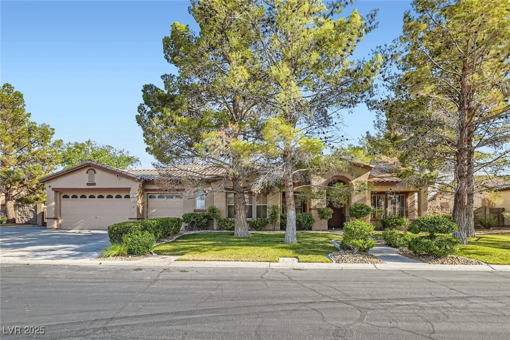 313 Glenridding, Las Vegas, NV 89183