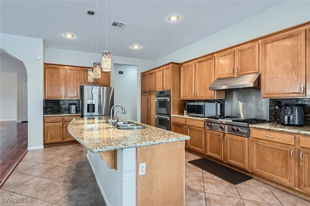 313 Glenridding, Las Vegas, NV 89183