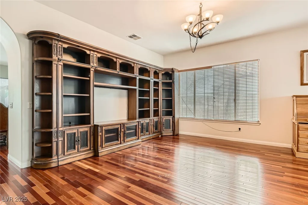313 Glenridding, Las Vegas, NV 89183