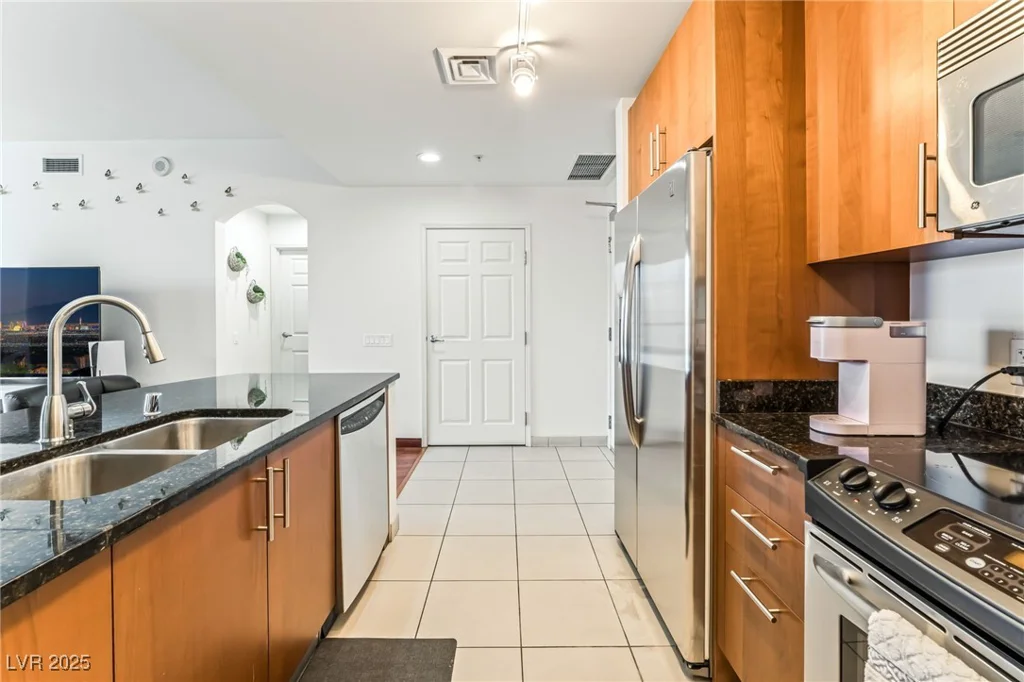 200 Sahara, Las Vegas, NV 89102