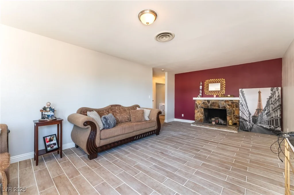 908 24th, Las Vegas, NV 89101