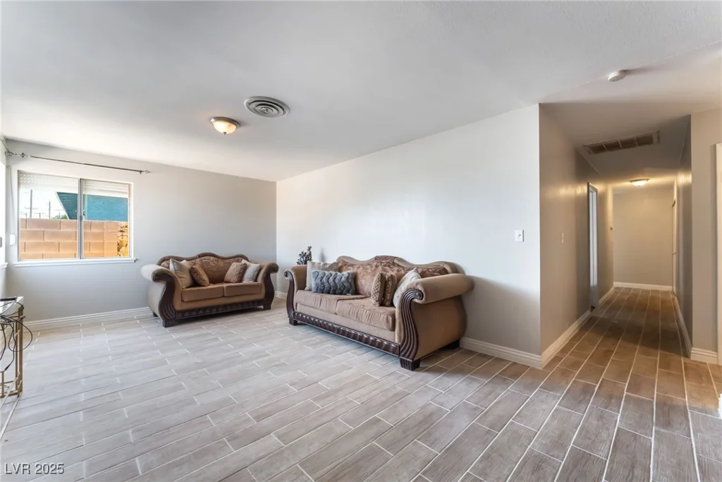 908 24th, Las Vegas, NV 89101