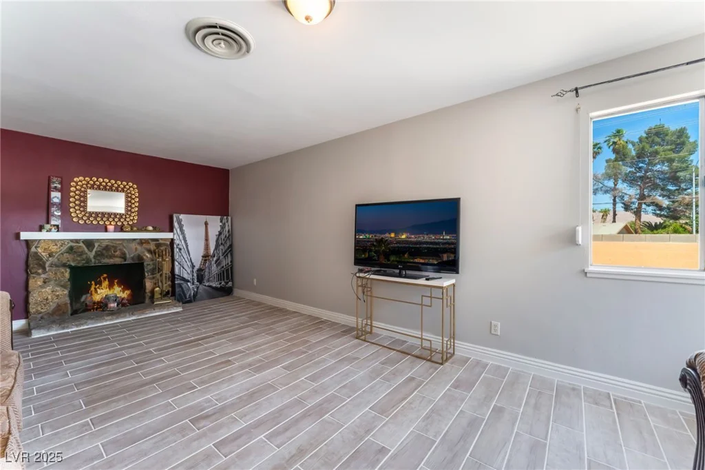 908 24th, Las Vegas, NV 89101