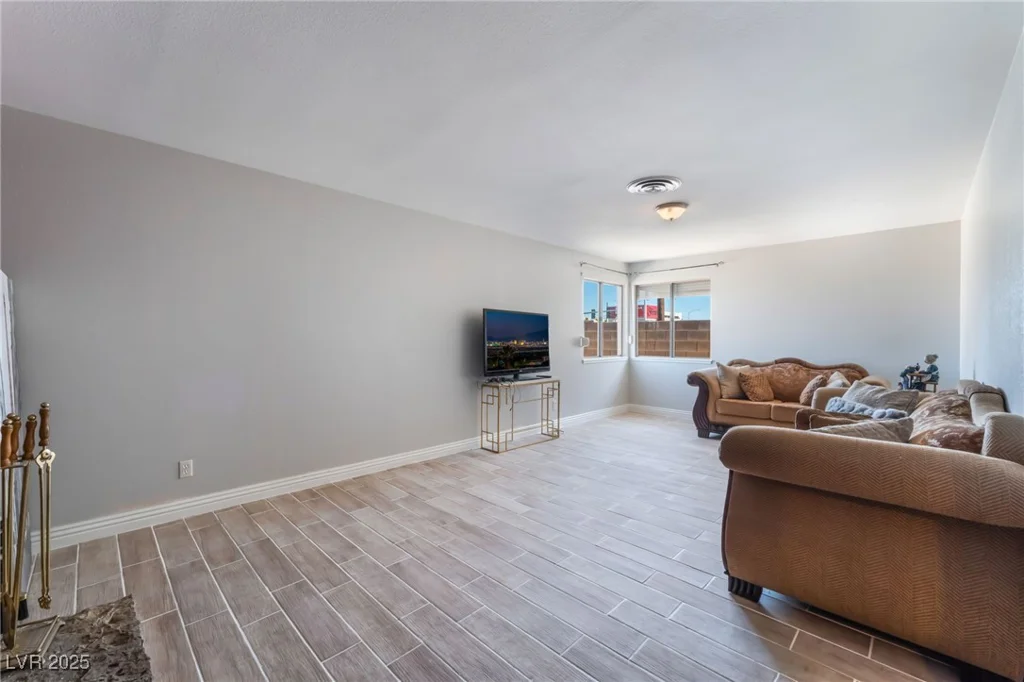 908 24th, Las Vegas, NV 89101