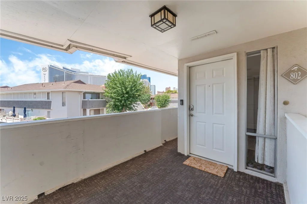 753 Oakmont, Las Vegas, NV 89109