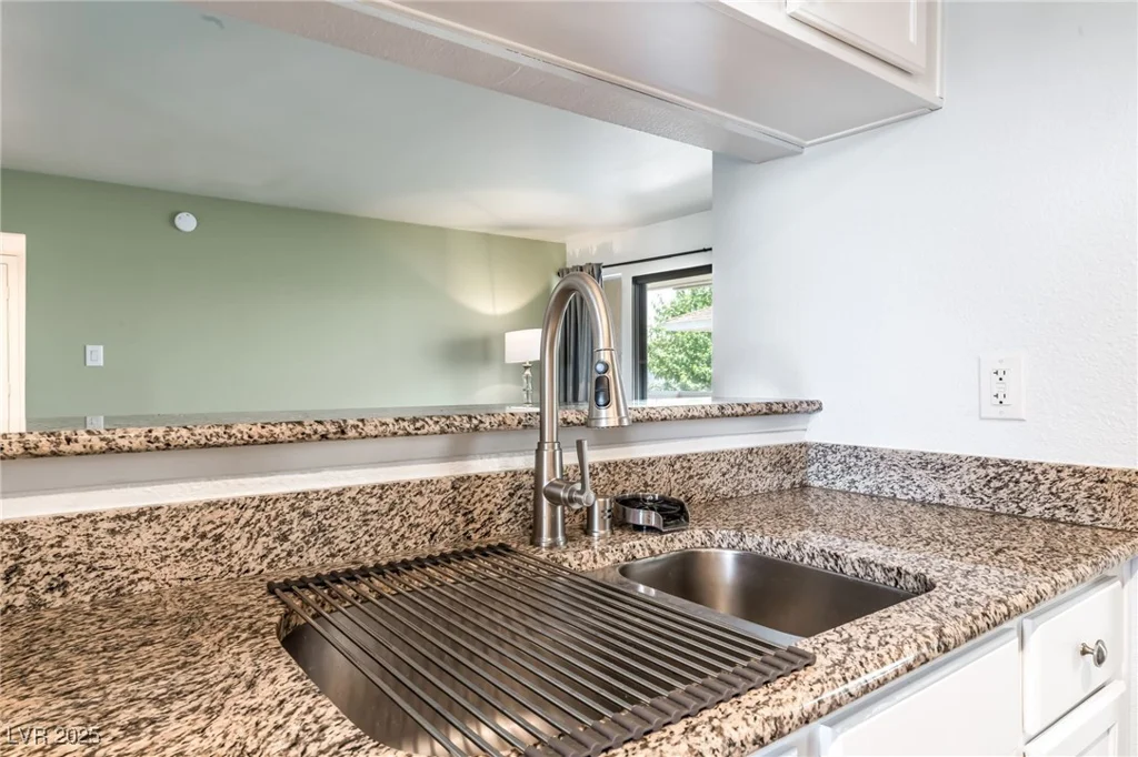 753 Oakmont, Las Vegas, NV 89109