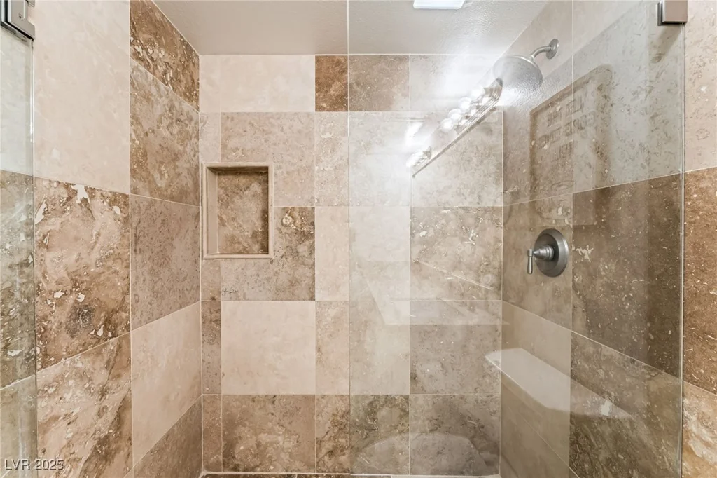 753 Oakmont, Las Vegas, NV 89109