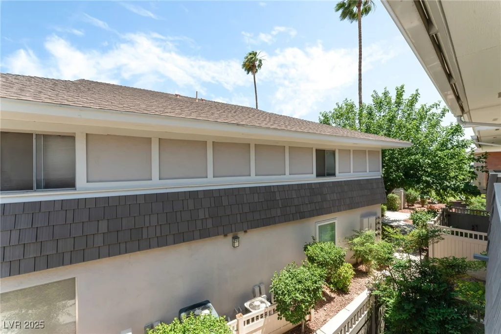 753 Oakmont, Las Vegas, NV 89109