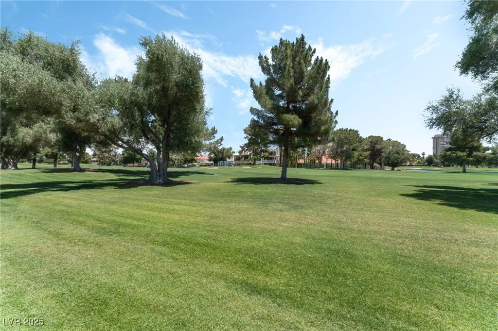 753 Oakmont, Las Vegas, NV 89109