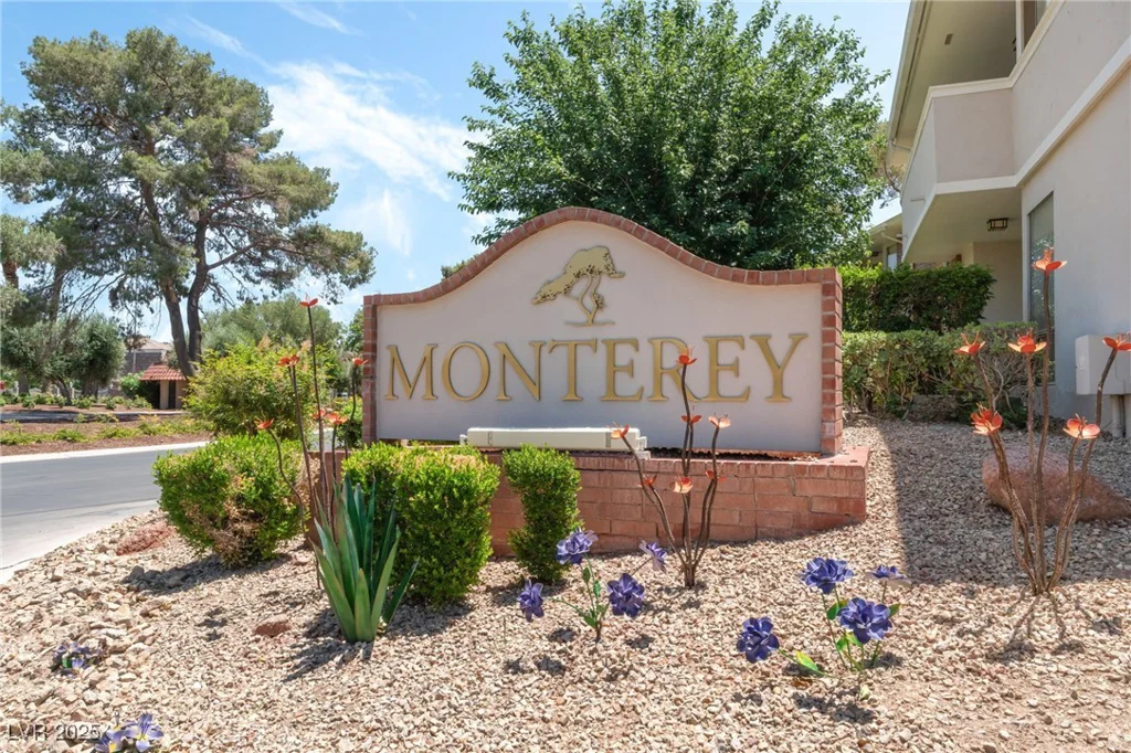 753 Oakmont, Las Vegas, NV 89109
