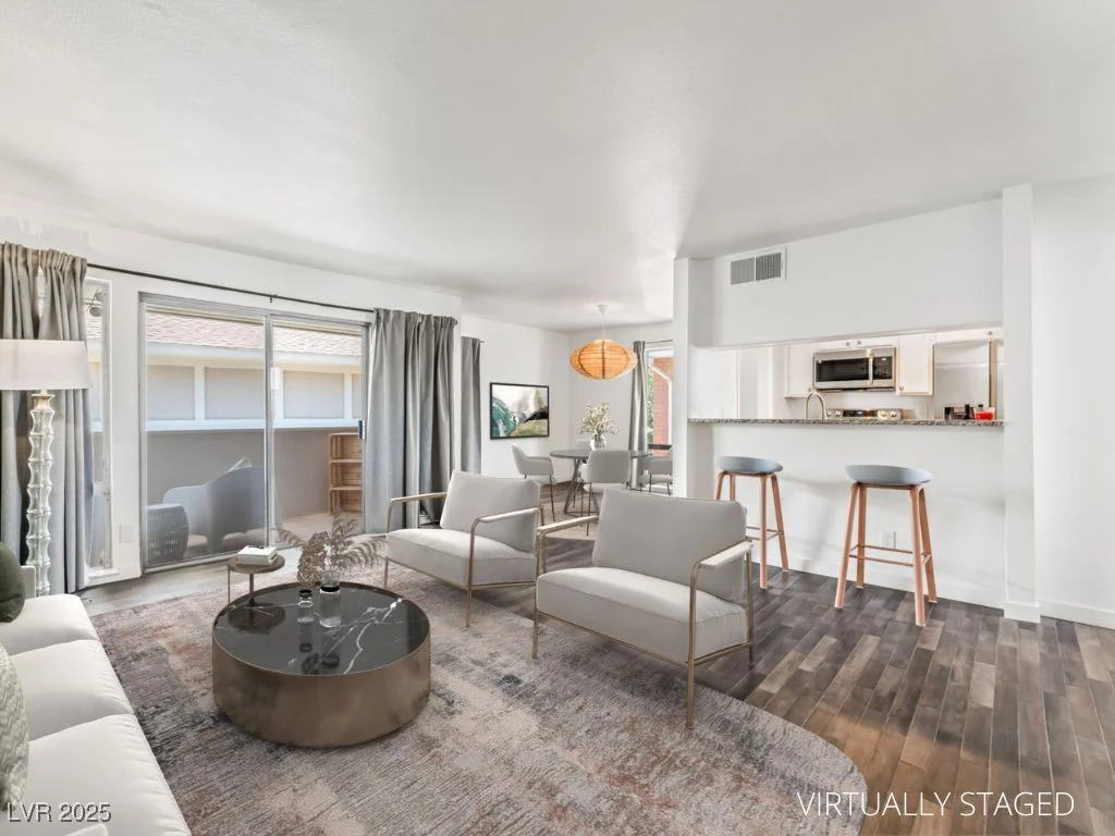 753 Oakmont, Las Vegas, NV 89109