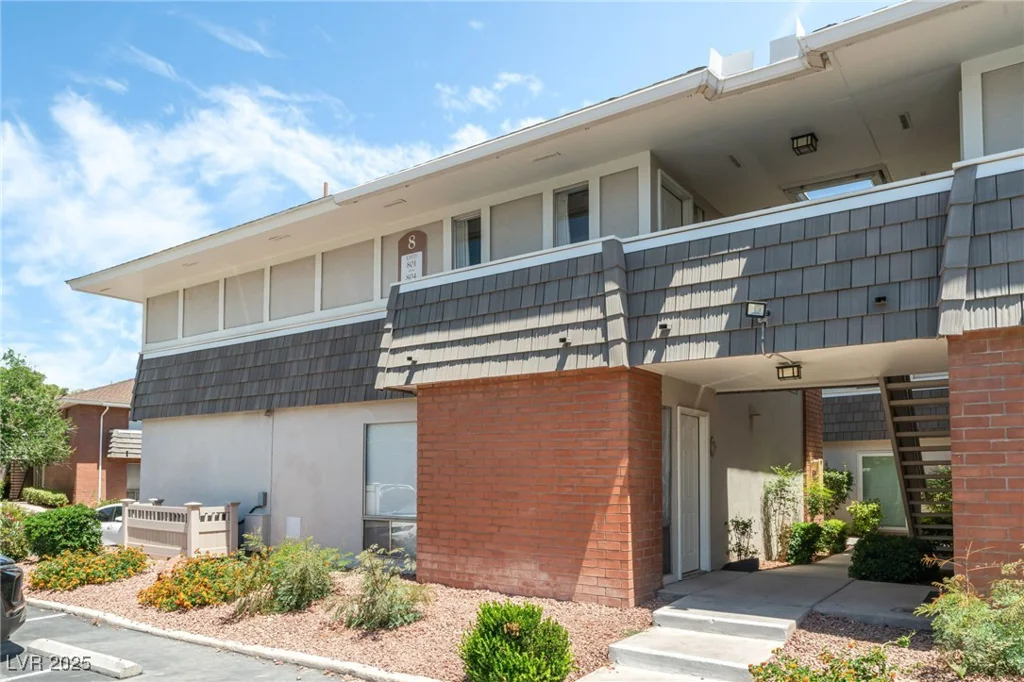 753 Oakmont, Las Vegas, NV 89109