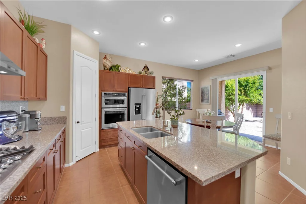 9375 Gold Lake, Las Vegas, NV 89149